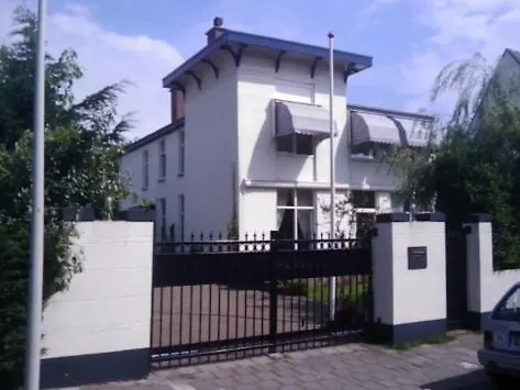 Villa Insulinde L'Aia