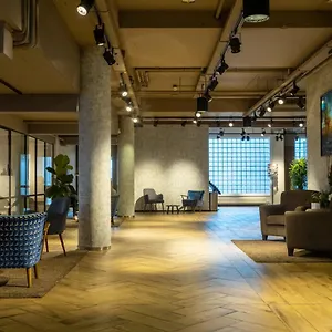 Skotel The Hague, Hotelschool L'Aia